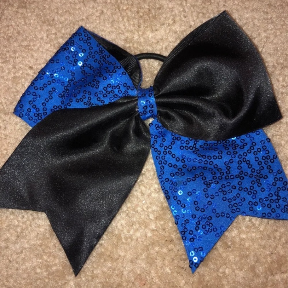 Cheer Bow